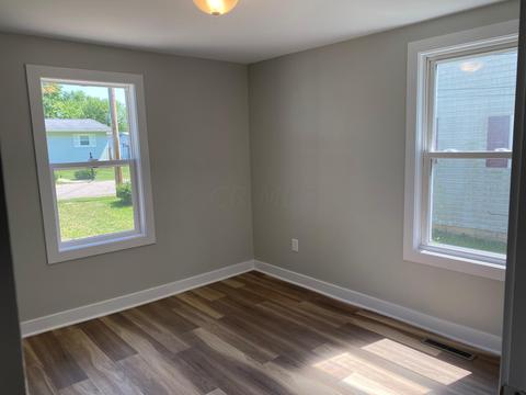 985 Charles St, Logan, OH 43138 photo 10