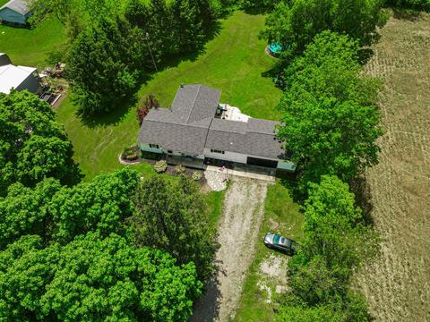 8391 Stout Rd, Circleville, OH 43113