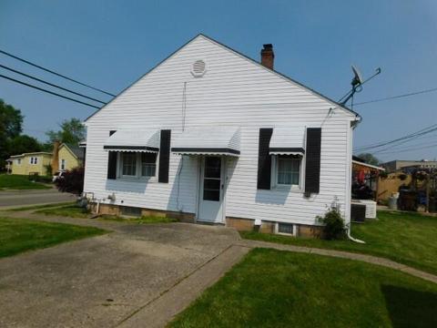 461 E Front St, Logan, OH 43138 photo 2
