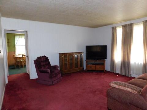461 E Front St, Logan, OH 43138 photo 9