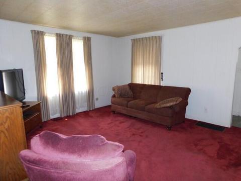 461 E Front St, Logan, OH 43138 photo 8