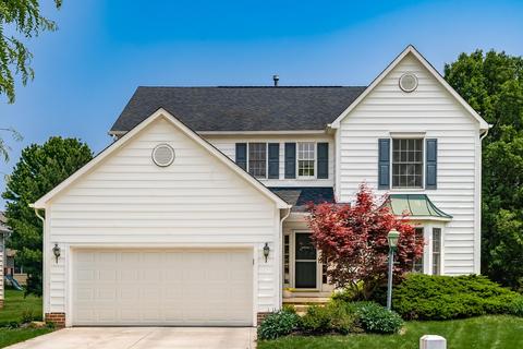5888 Pine Wild Dr, Westerville, OH 43082