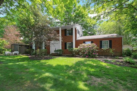 1827 Aspen Ct, Heath, OH 43056