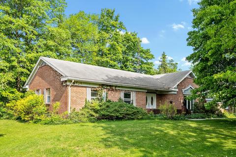 1230 Biddle Rd, Galion, OH 44833