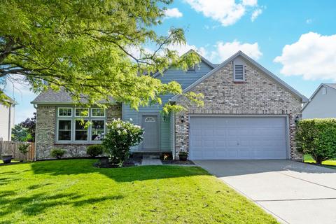 8579 Oak Creek Dr, Lewis Center, OH 43035