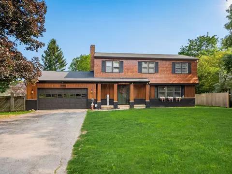 2048 Fishinger Rd, Columbus, OH 43221