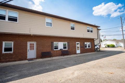 114 W 2nd St, Cardington, OH 43315