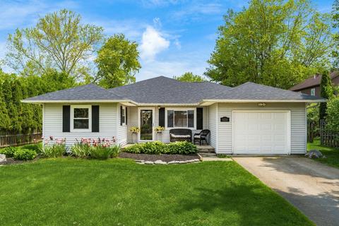121 Clouse Ln, Granville, OH 43023
