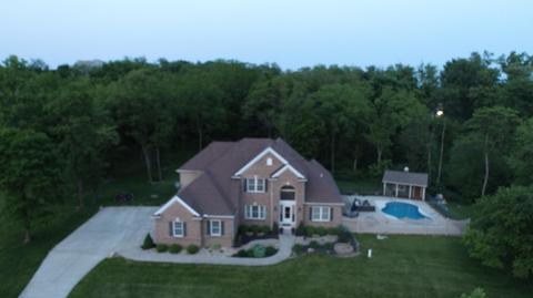 3696 Maple Ridge Dr NE, Lancaster, OH 43130