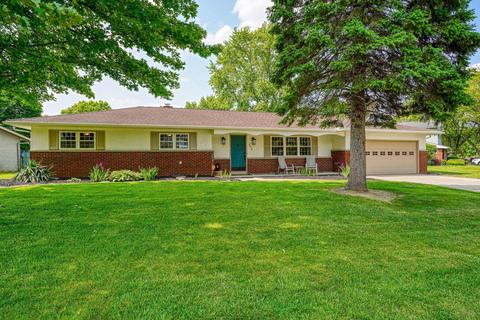 6054 Meadow Wood Ln, Columbus, OH 43228