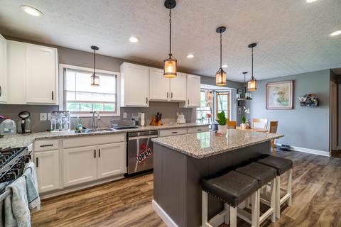1347 Kellerman Ct, Columbus, OH 43228 photo 11