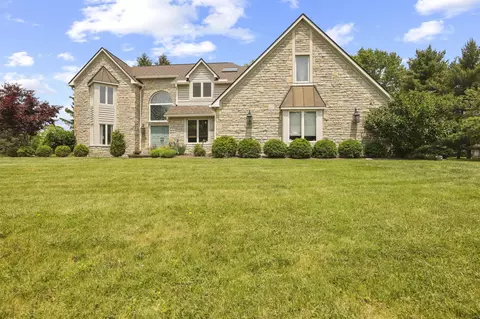 566 Laurel Ridge Dr, Gahanna, OH 43230