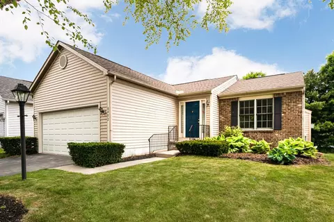 8452 Olenbrook Dr, Lewis Center, OH 43035