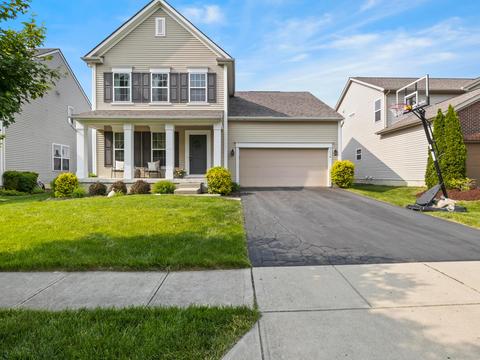 7838 Prairie Willow Dr, Blacklick, OH 43004