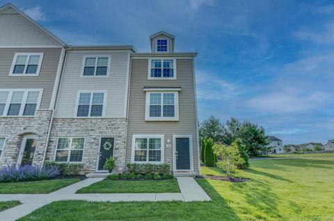 268 Autumn Ridge Cir, Pickerington, OH 43147