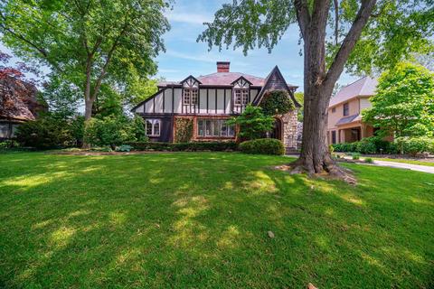2430 Kensington Dr, Columbus, OH 43221