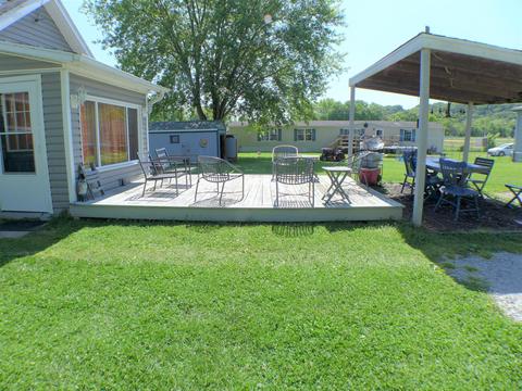 954 Charles St, Logan, OH 43138 photo 2