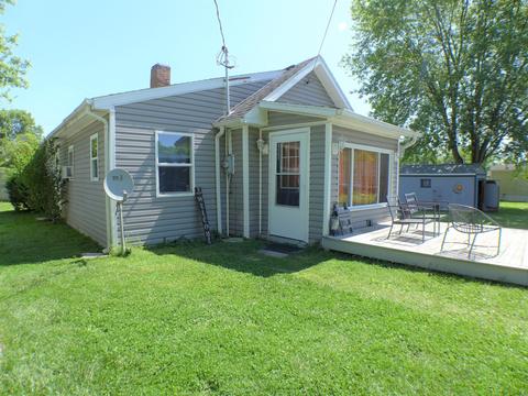 954 Charles St, Logan, OH 43138