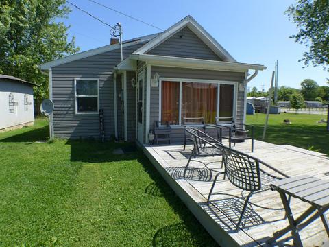 954 Charles St, Logan, OH 43138 photo 4