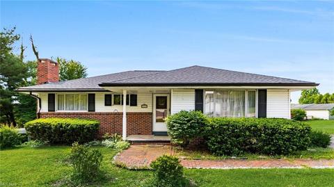 2336 Bonnair Dr, Zanesville, OH 43701