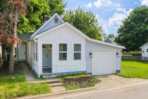 348 Barnes Ave, Circleville, OH 43113