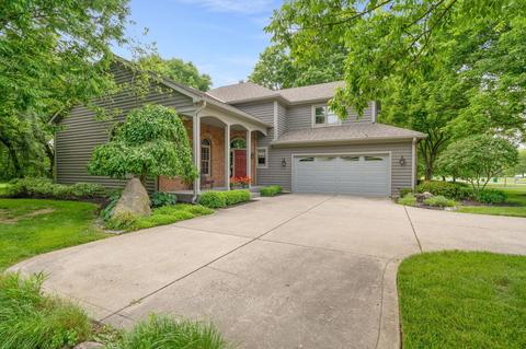 7195 Fox Lake Dr, Blacklick, OH 43004