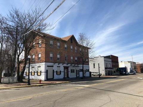 137 S Main St, London, OH 43140