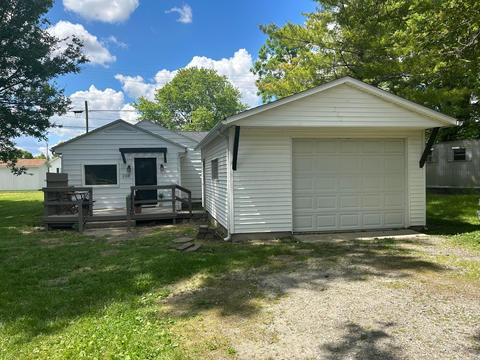 208 W Mound St, South Charleston, OH 45368