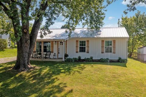 387 Hillview Dr, Johnstown, OH 43031