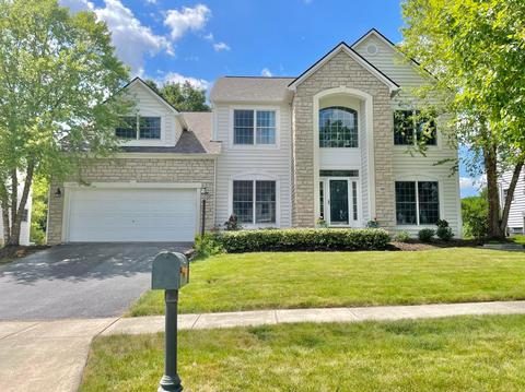 7492 Fairfield Lakes Dr, Powell, OH 43065