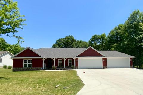 876 Royal Cir, Howard, OH 43028