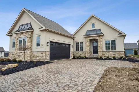 3248 Wolf Ridge Dr, Dublin, OH 43017