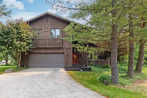 946 Pike Dr, Mansfield, OH 44903