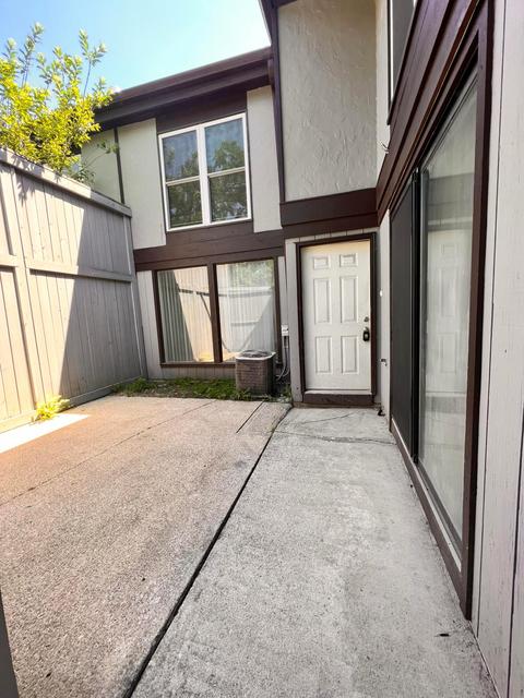 751 Worthington Forest Pl, Columbus, OH 43229