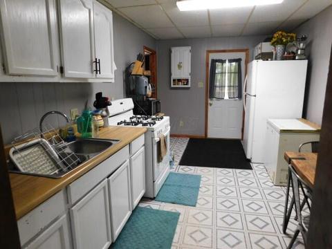 573 West St, Logan, OH 43138 photo 5
