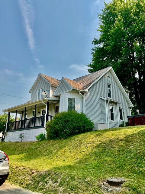 332 N Pleasant St, New Lexington, OH 43764