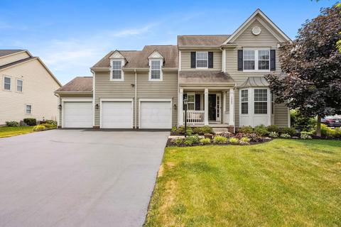 7562 Broxton Ln, Galena, OH 43021