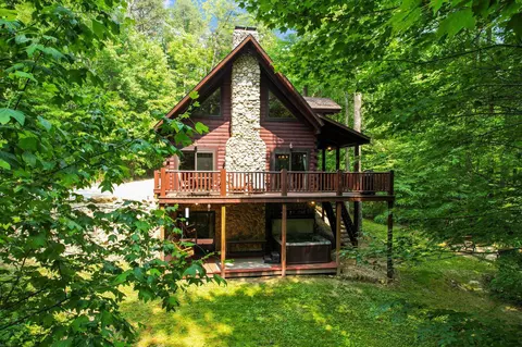 17407 Keister Rd, Laurelville, OH 43135