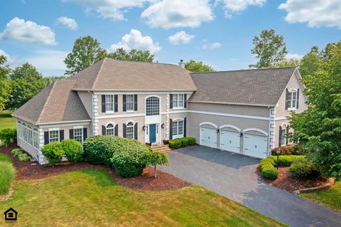6301 Waterwood Dr, Westerville, OH 43082