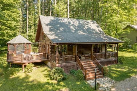 76 Forest Hill Rd, Perrysville, OH 44864