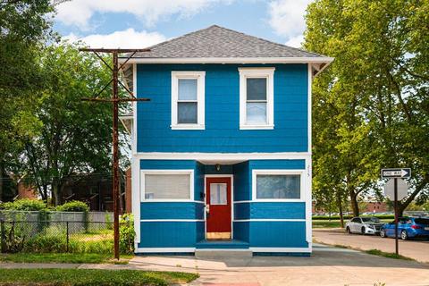 215 E Barthman Ave, Columbus, OH 43207