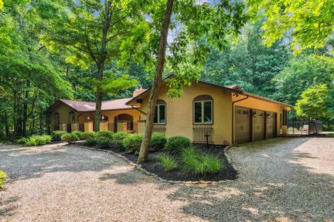 2423 Carriage Rd, Powell, OH 43065