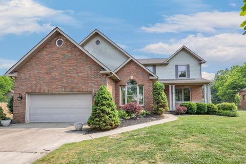 716 Creekside Dr, Lancaster, OH 43130