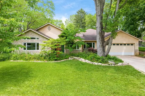 2160 Riverhill Rd, Columbus, OH 43221