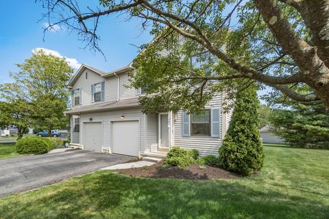 7987 Worthington Lake Dr, Westerville, OH 43081