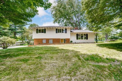 80 Pine Village Dr, Granville, OH 43023