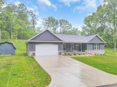 716 Grandview Dr, Howard, OH 43028
