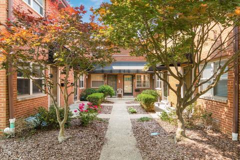 1461 W Lane Ave, Columbus, OH 43221