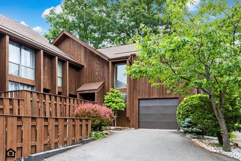 5078 Grasshopper Ln, Westerville, OH 43081