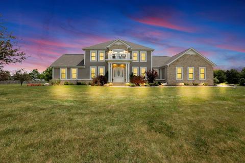 4750 Meadowgrove Dr, Carroll, OH 43112